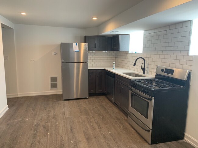Building Photo - 1401 N Oakley Blvd