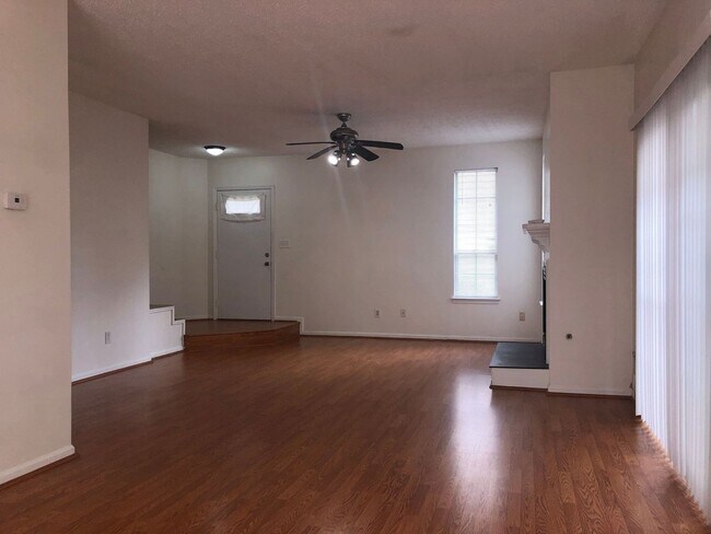 Building Photo - 4841 Strand Dr