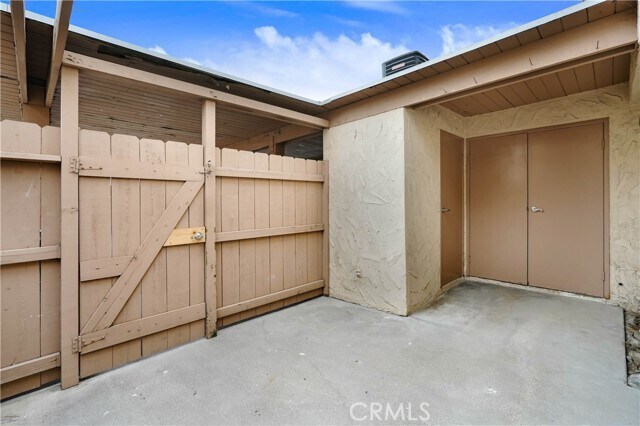 Building Photo - 3700 Mountain Ave N
