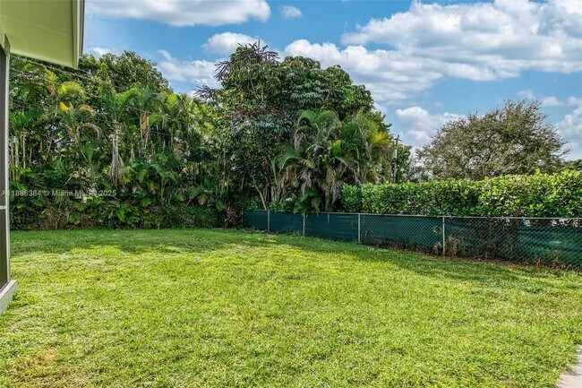 Building Photo - 11527 SW 81st Rd