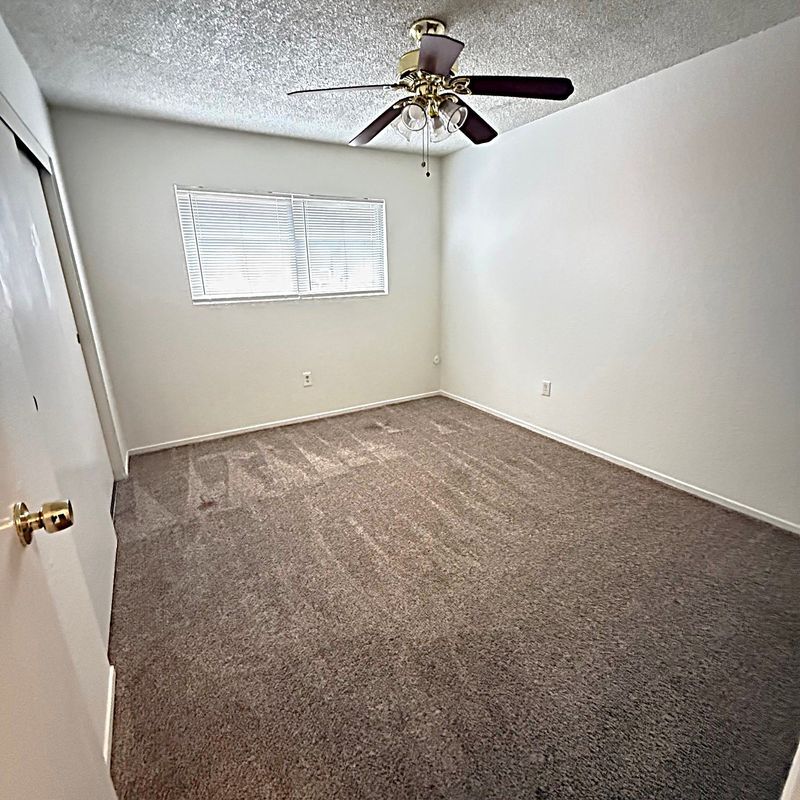 Building Photo - 420 E Blueridge Ave