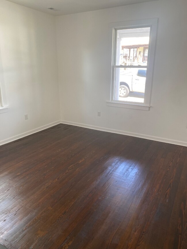 Building Photo - 1107 Buchanan St