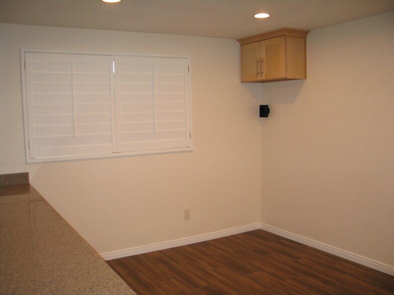 Building Photo - 5700 S 900 E
