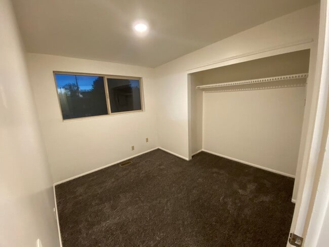 Building Photo - Adorable Home!!!