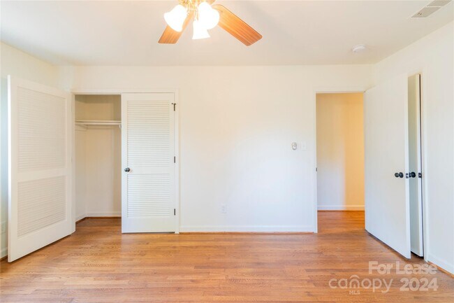 Building Photo - 5020 Coronado Dr