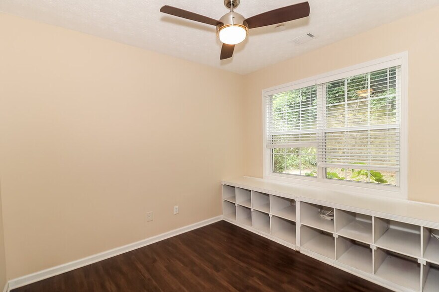 Building Photo - 109 Diamond Ridge Ave