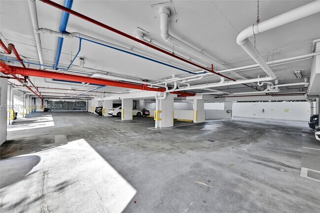 Building Photo - 2740 SW 28th Terrace