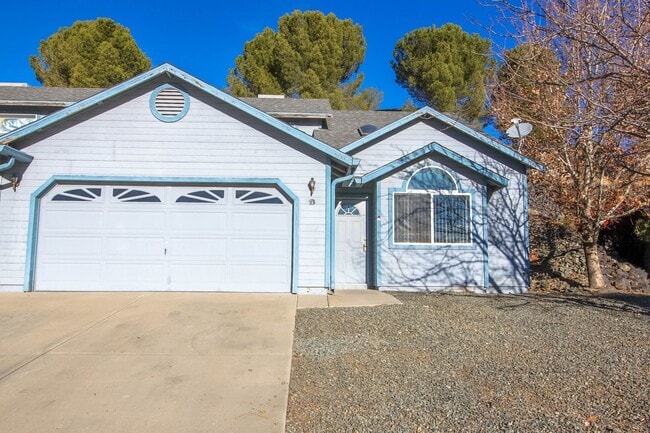 Building Photo - 2 Story Duplex with Loft & Deck