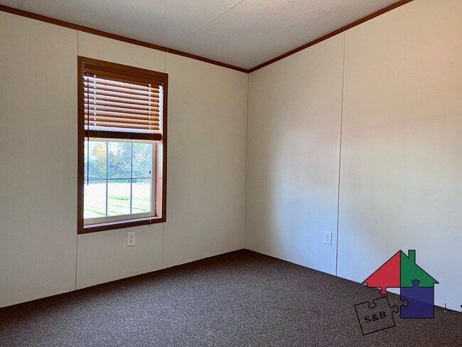 Building Photo - Your Dream Home Awaits: Spacious 3-Bedroom...