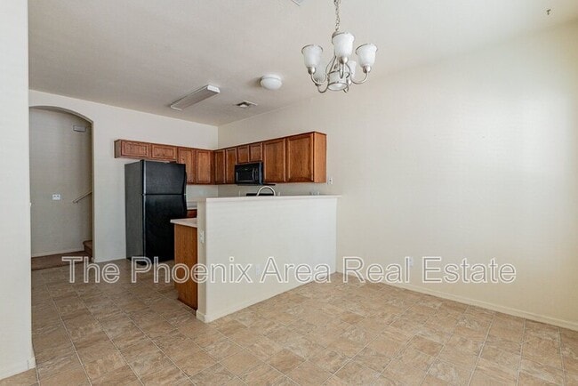 Building Photo - 2600 E Springfield Pl