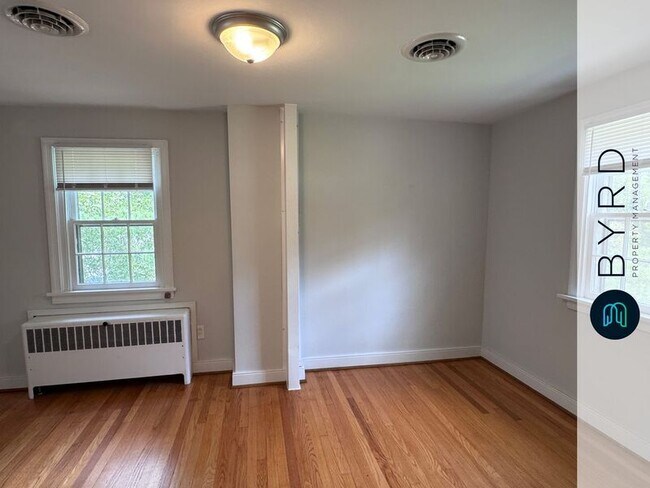 Building Photo - 5914 Monument Ave