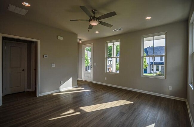 Building Photo - 104 Black Gum