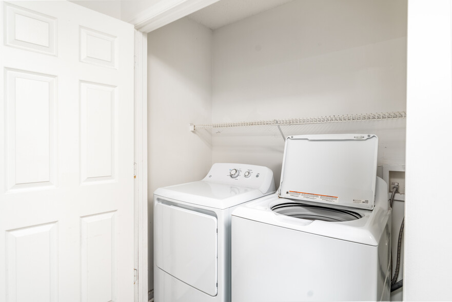 Washer and Dryer - Reynolds Place Apartments