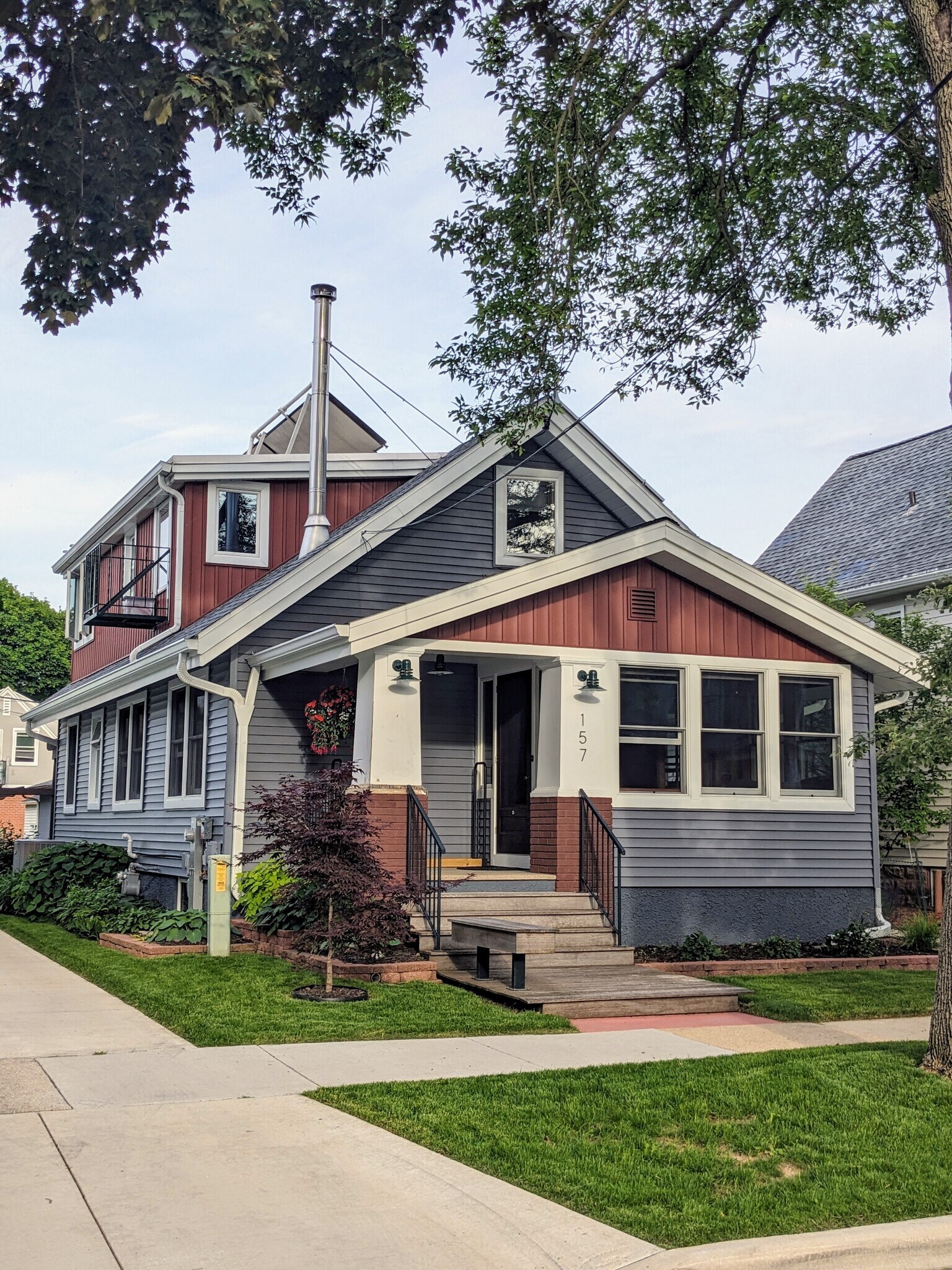 Deluxe duplex - 157 Jackson St