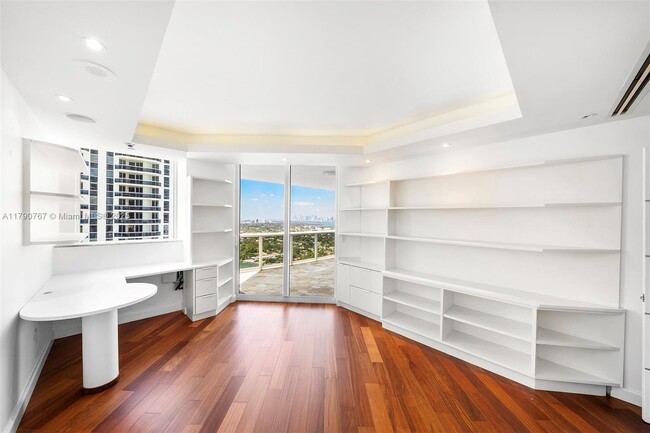 Building Photo - 4779 Collins Ave