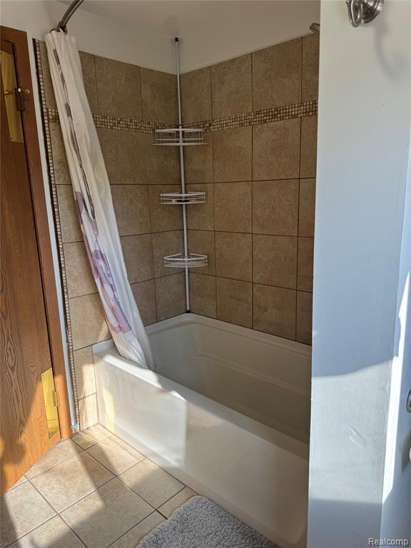 Building Photo - 2346 London Bridge Dr