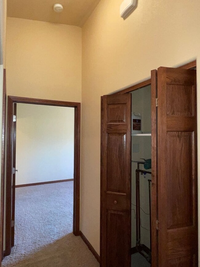 Building Photo - 2 Bedroom, 2 Bath Condo for Rent