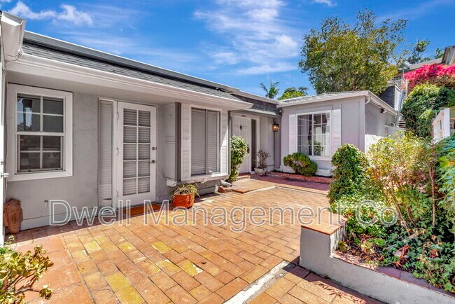 Building Photo - 8451 La Mesa Blvd