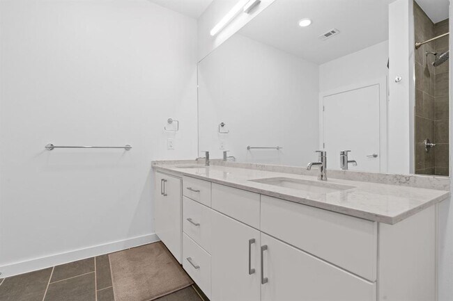 Building Photo - 900 S 1st St