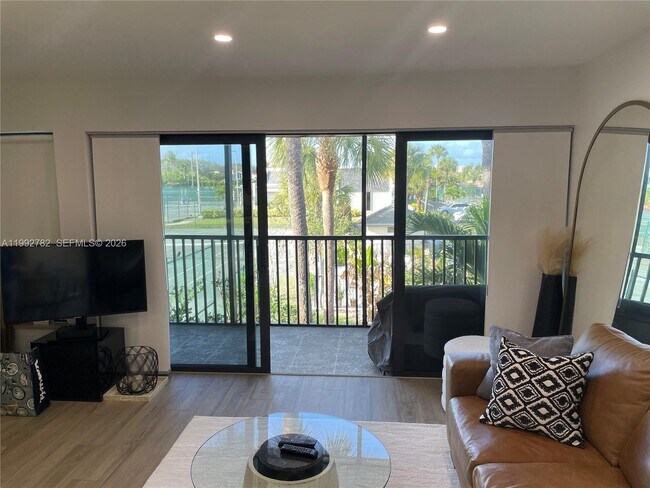 Building Photo - 1605 S US Hwy 1