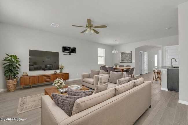 Building Photo - 12260 Desert Wolf Ave