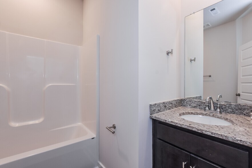 Building Photo - 26256 Beech Grv Ln NW