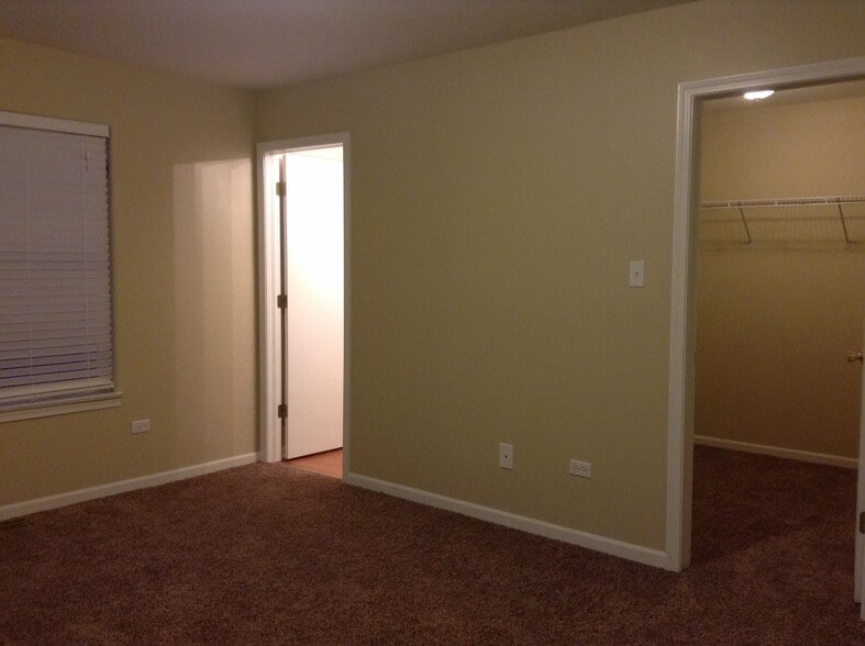 Building Photo - 7003 Pyramid Dr