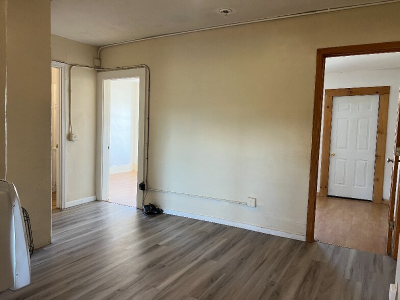 Building Photo - 60 Rathbun St