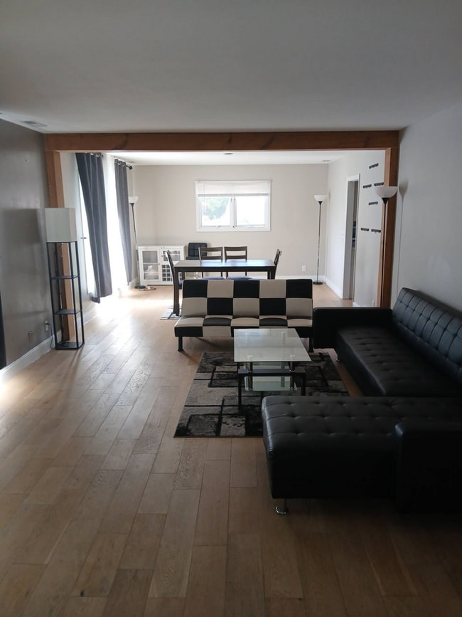 Building Photo - Spacious Furnished Condo Located in Sylvan...