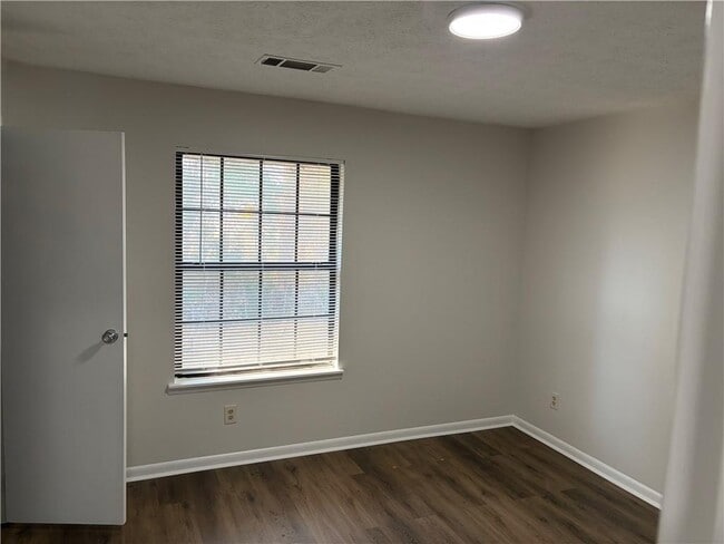 Building Photo - 3 Eastview Cir