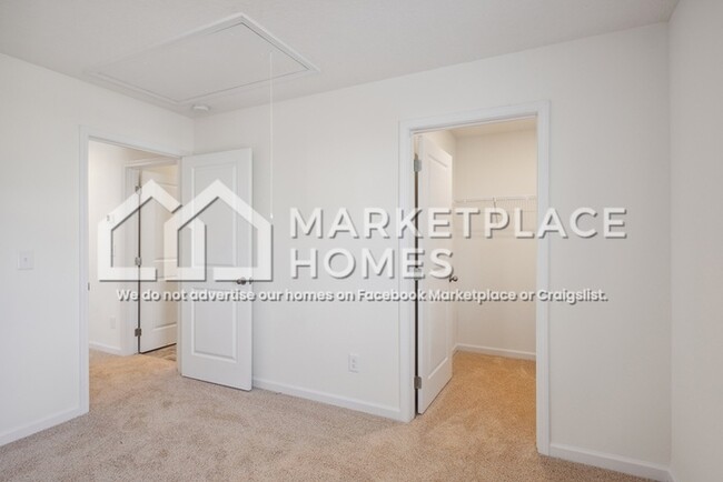 Building Photo - 227 Belle court