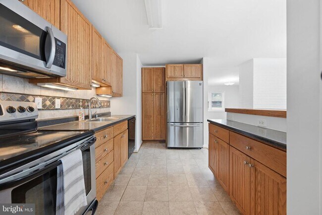 Building Photo - 3908 Braddock Rd