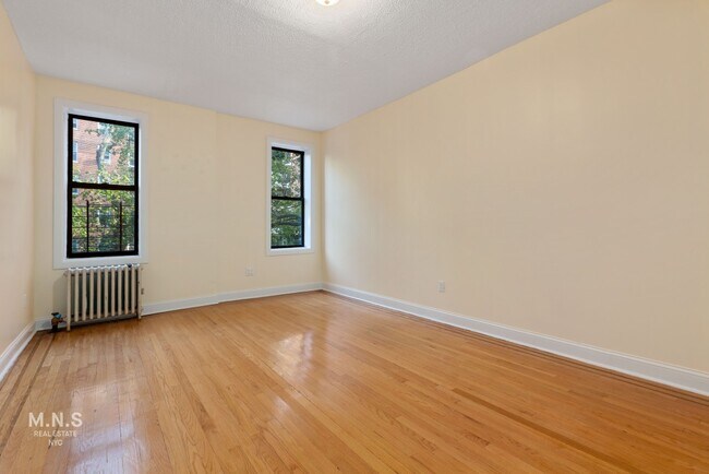Primary Photo - 135 Clarkson Ave