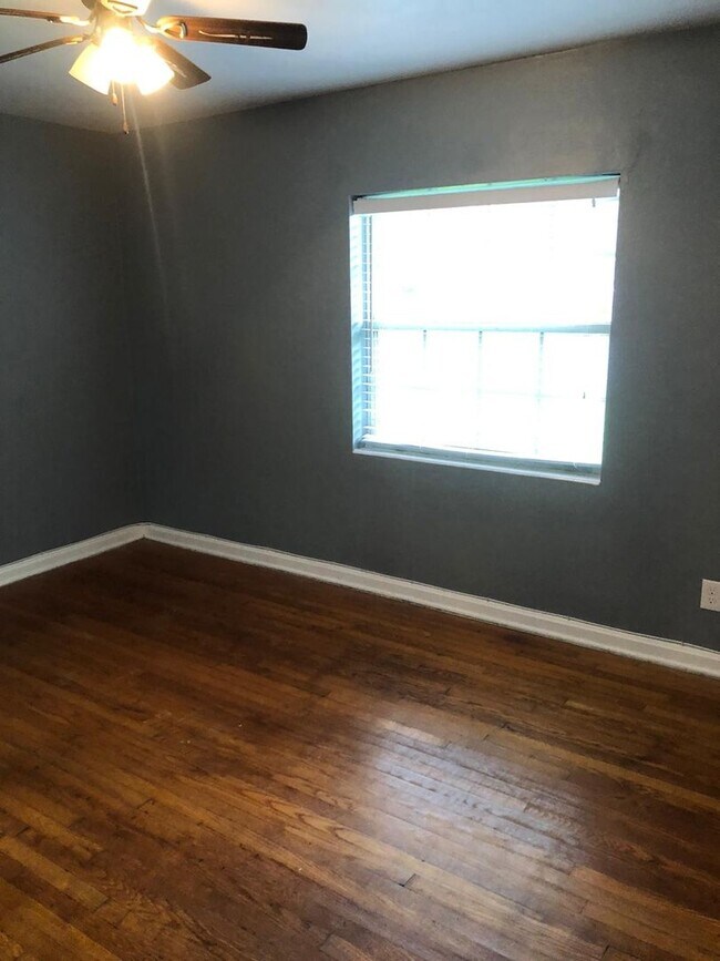 Building Photo - Stunning 3-Bedroom, 2-Bath Home in Desirable Mandarin Neighborhood!