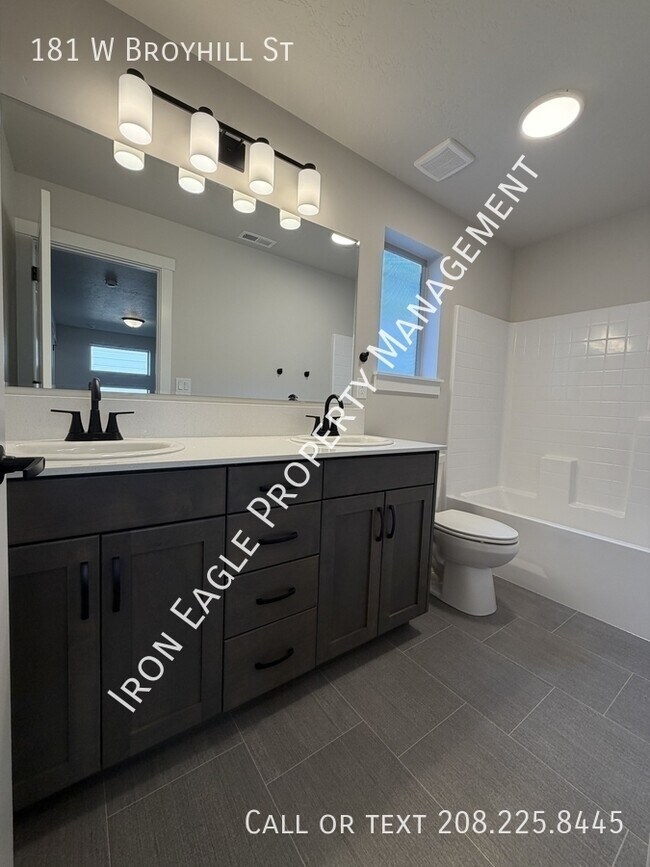 Building Photo - 181 W Broyhill St