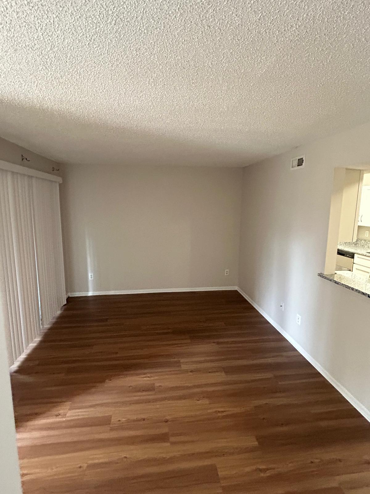 Living Room - 1600 Big Tree Rd