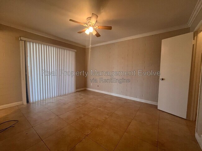 Building Photo - 12076 N Pebble Beach Dr