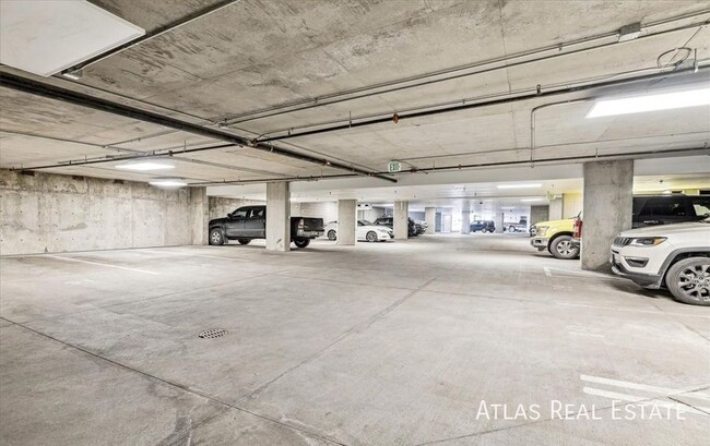 Building Photo - 2876 W 53rd Ave
