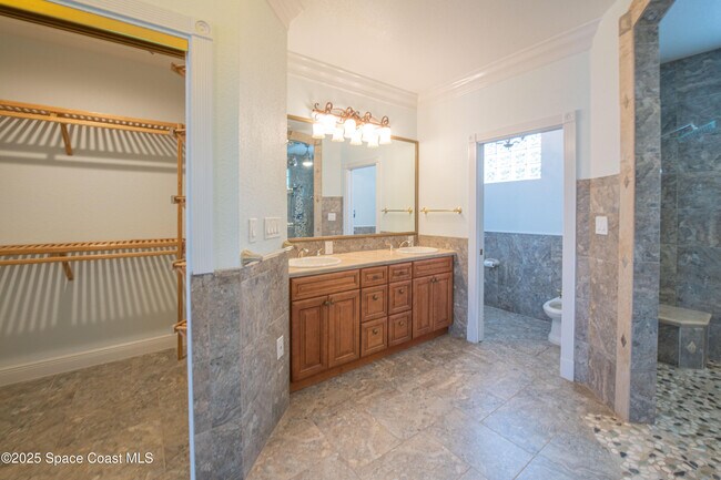 Building Photo - 1613 Indian River Dr