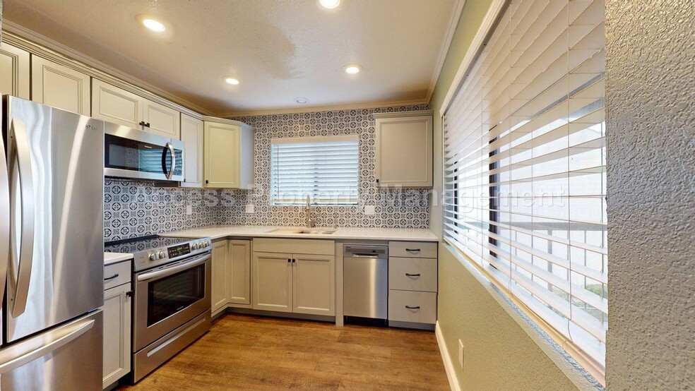 Building Photo - 2900 Andre Ln