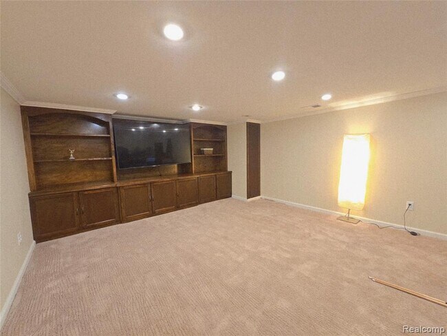 Building Photo - 18041 Fairway