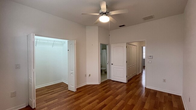 Building Photo - Charming,Pet Friendly 2 Bedroom, 2.5 Bath Townhome!