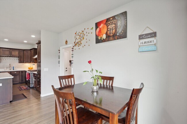 Building Photo - 5811 Levitan Ln