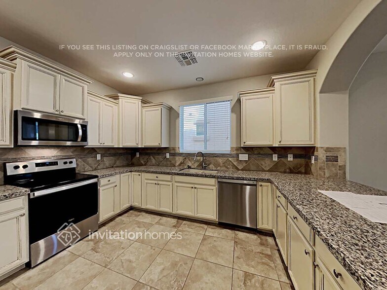 Building Photo - 1054 S Agnes Ln