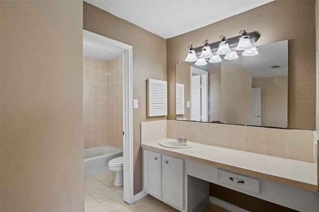 Building Photo - 14154 Whispering Palms Dr