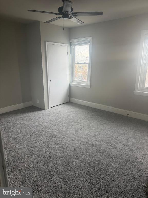 Building Photo - 641 Astor St