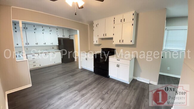 Building Photo - 5714 NE 49th St