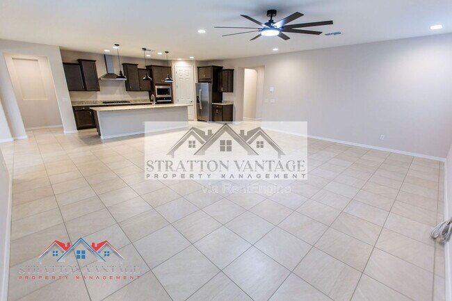 Building Photo - 17645 W Palo Verde Dr