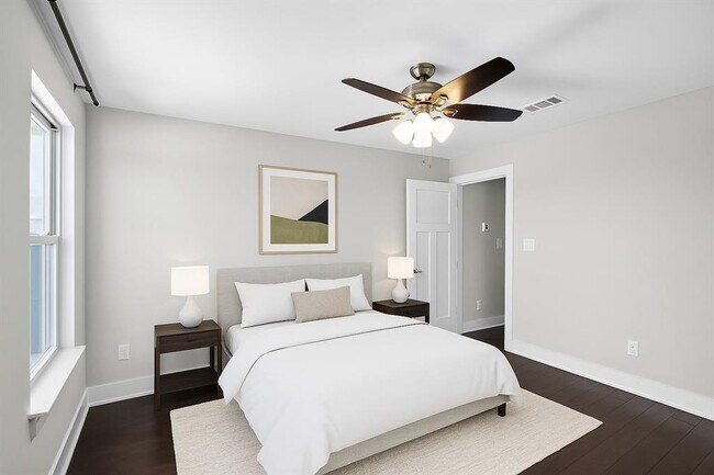 Building Photo - 10624 Lake Park Dr