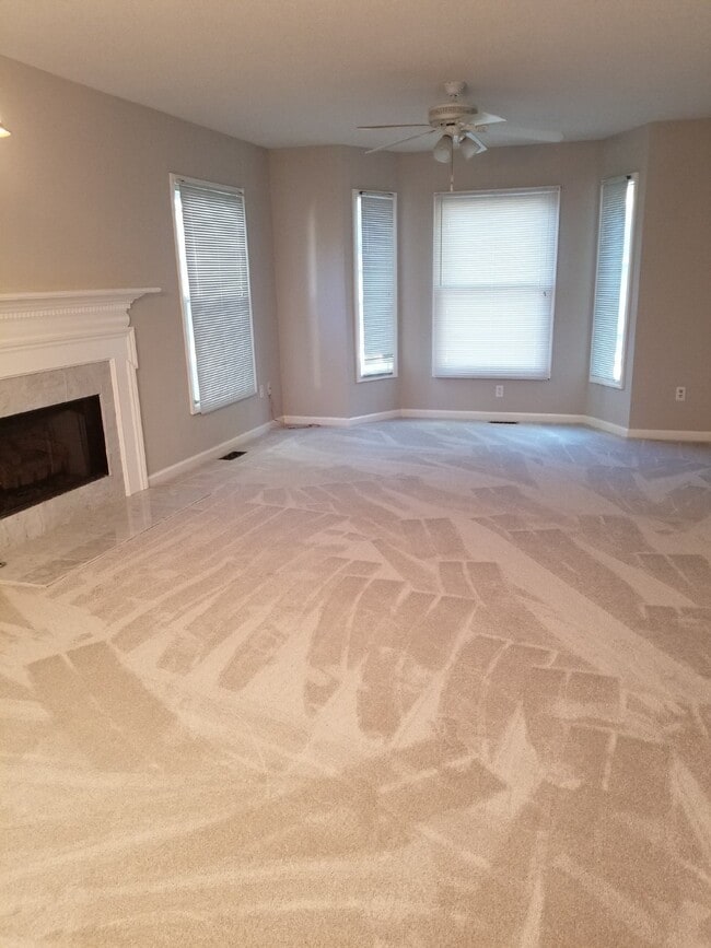 Building Photo - Convenient to Hilton Head, Two Bedroom Tow...